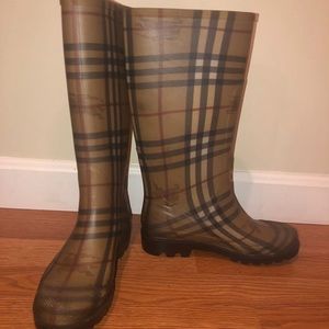 🛑SOLD🛑 Burberry rain boots